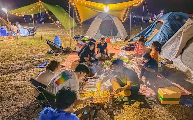 Tổ chức tiệc nướng BBQ và đốt lửa trại