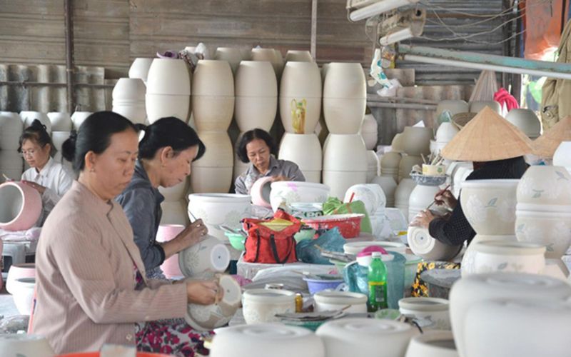 Top 15 điểm du lịch Đồng Nai cực chất và lịch trình vi vu cuối tuần 15 Làng gốm Tân Vạn