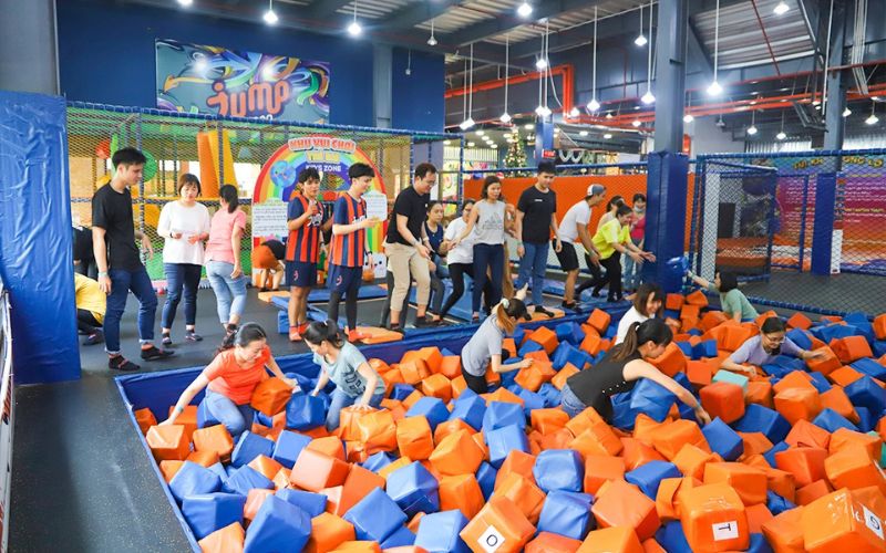 Tổ chức team building tại Jump Arena