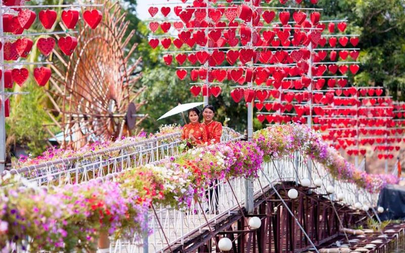 Cầu Tình Yêu trên Bán đảo Long Sơn