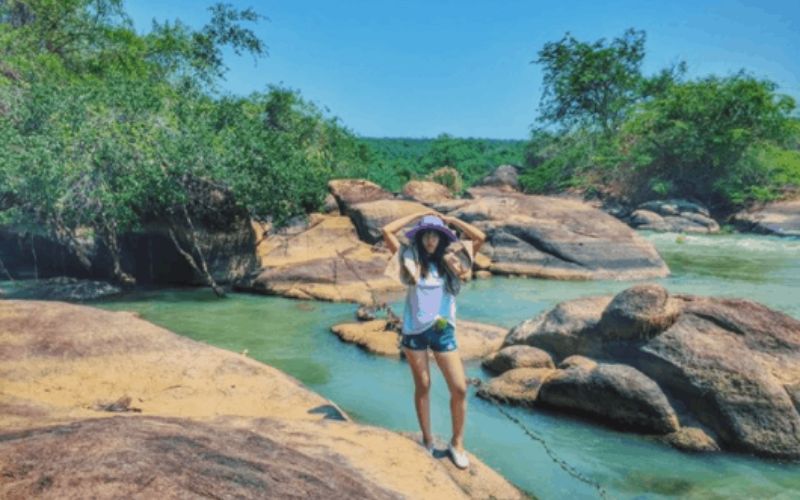 Bãi đá 7 mẫu địa điểm check-in cực đẹp bạn không nên bỏ  lỡ
