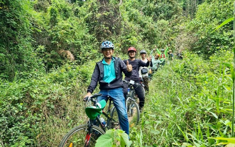 Trải nghiệm trekking bằng xe đạp trong rừng Thác Mai