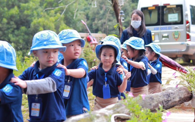 team building ket hop giao duc ky nang song