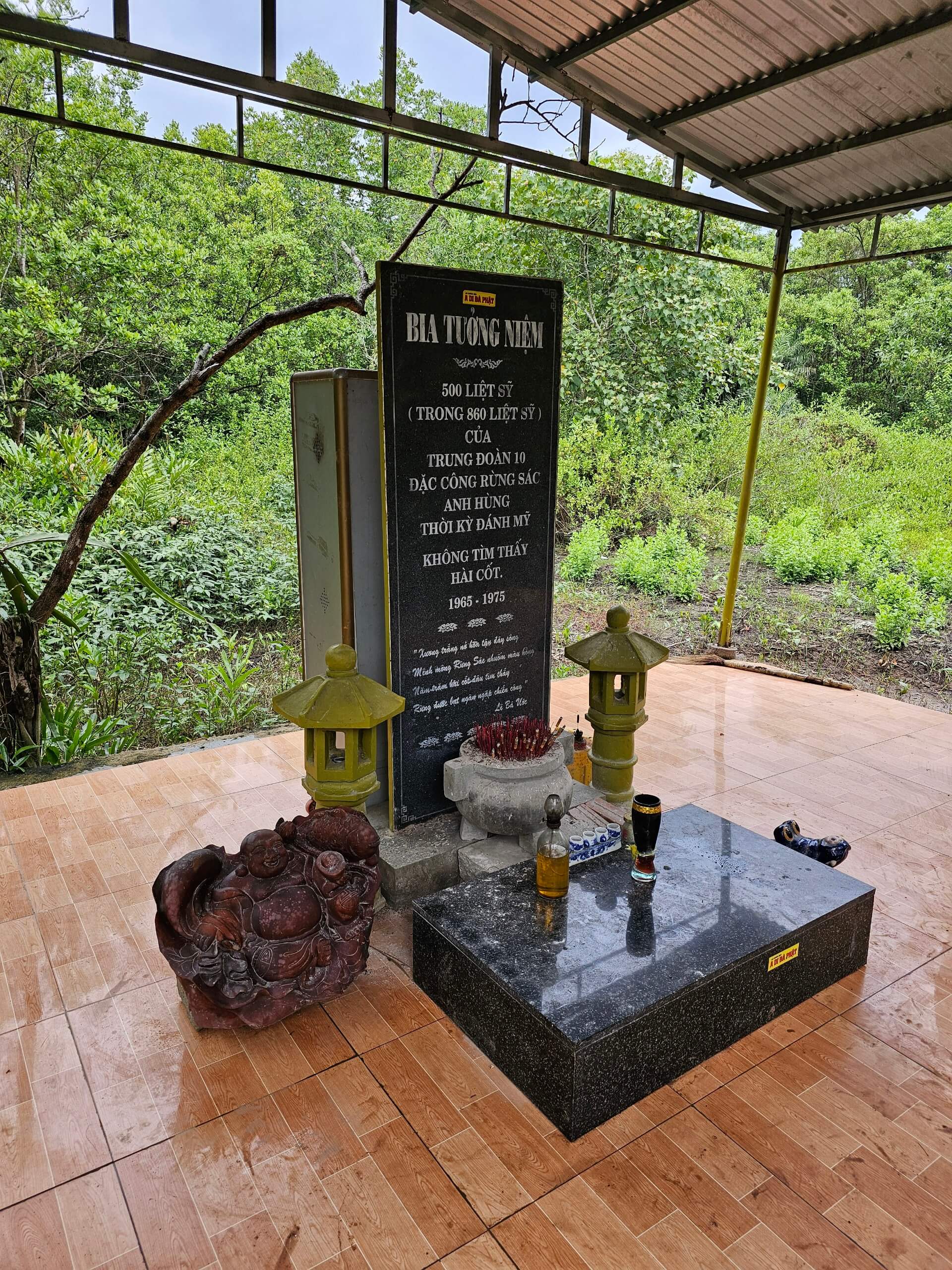 Bia Tưởng Niệm Trung Đoàn 10 Đặc Công Rừng Sác (4)