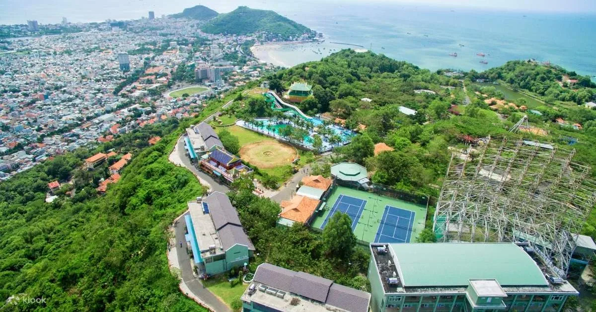 Khu du lịch Hồ Mây nằm ở đâu?