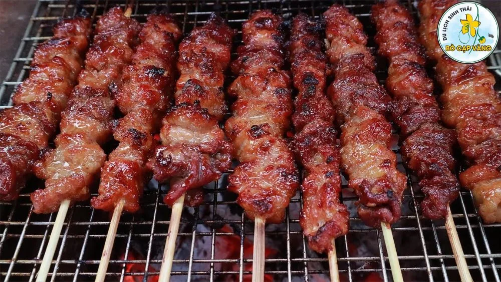 Thịt lợn nướng xiên