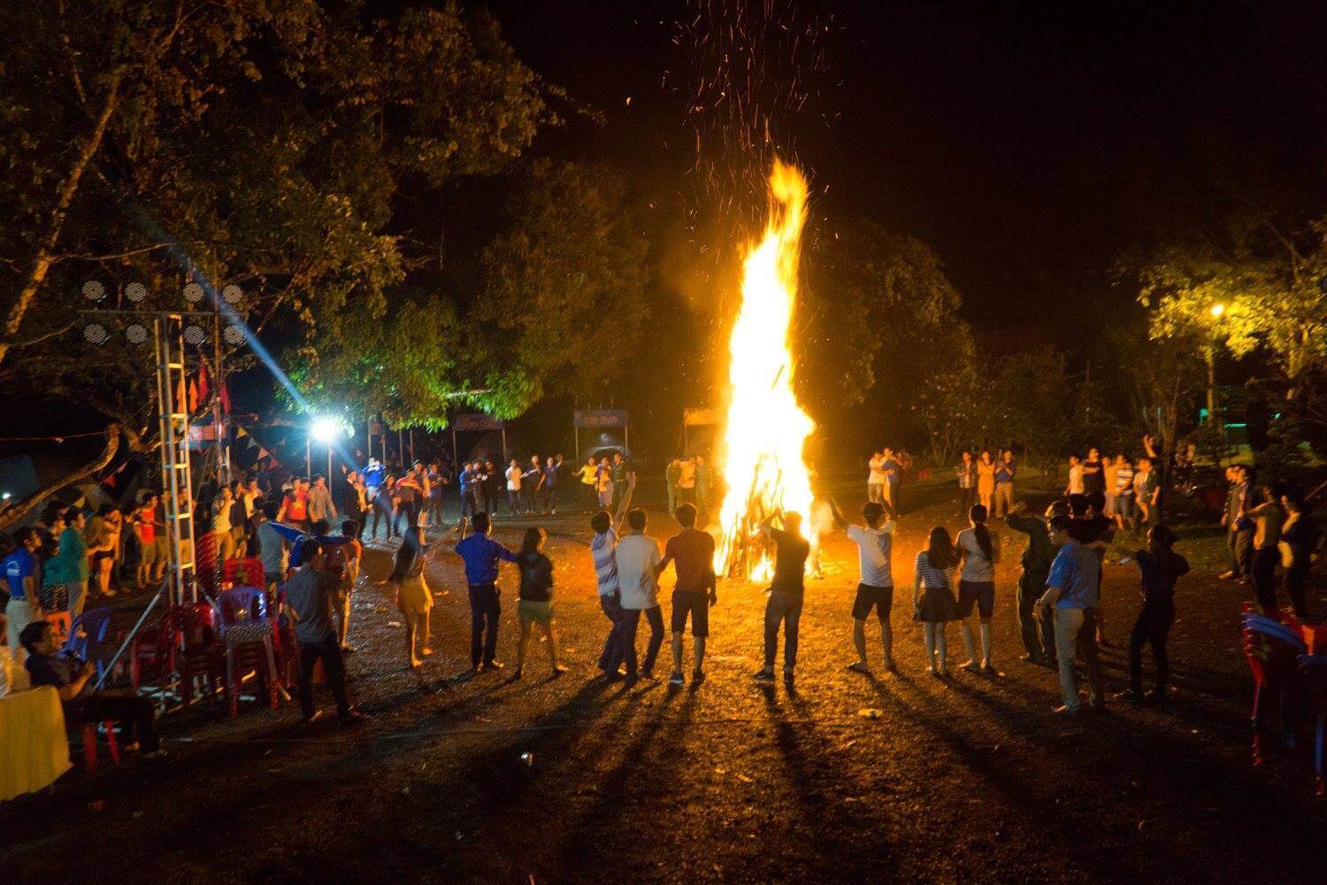 Top 40+ trò chơi lớn trong cắm trại độc đáo 3 tro choi cam trai