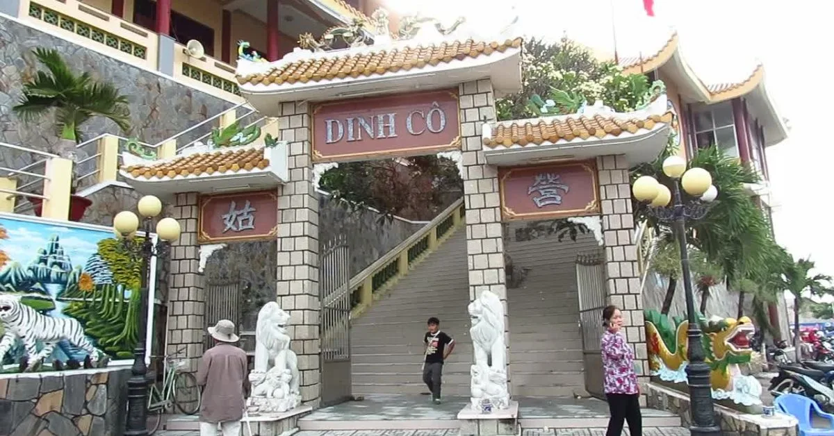 Đền Dinh Cô