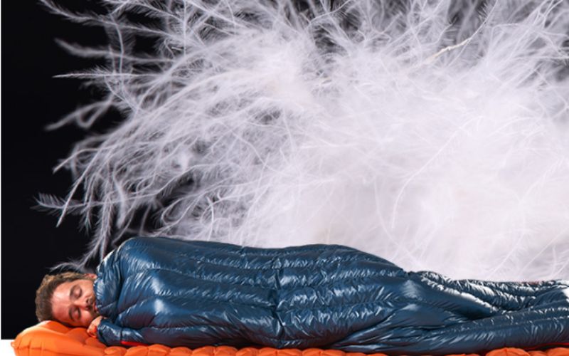 Hướng dẫn chọn túi ngủ cắm trại phù hợp cho chuyến đi 6 Lông vũ