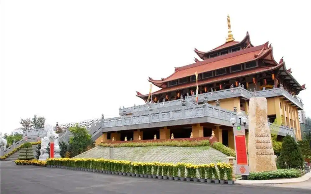 chua o sai gon hue nghiem 1 jpg