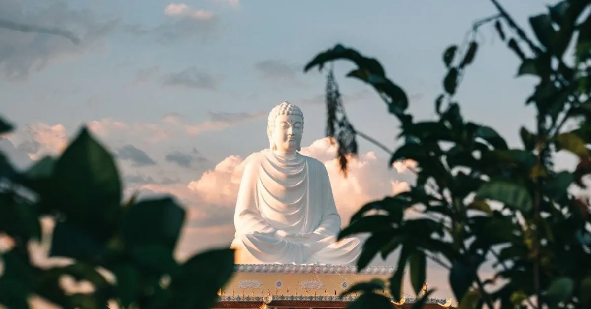 Thời gian thích hợp đến tham quan chùa Phật Quốc Vạn Thành