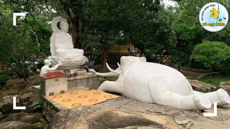 Khi đến Thích Ca Phật Đài được chiêm ngưỡng những gì?