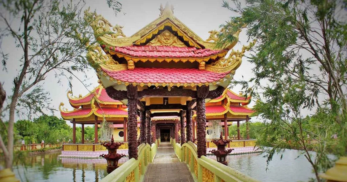 Chùa Vạn Phước Bến Tre có gì hấp dẫn?