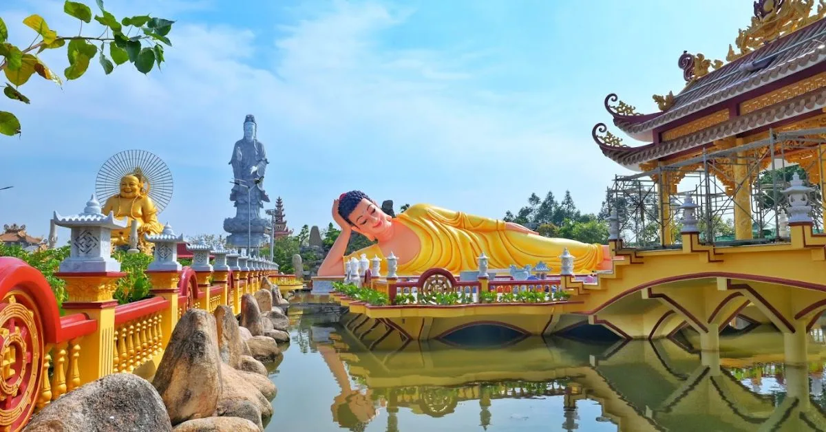 Điều không nên làm khi đến với chùa Vạn Phước?