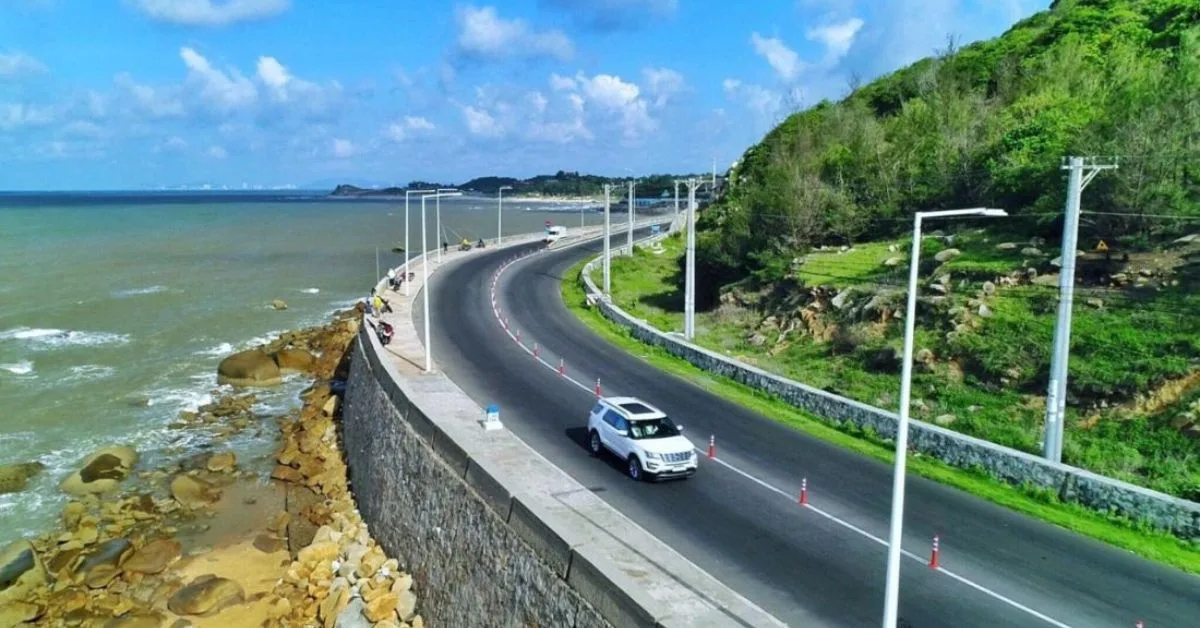 Chiêm ngưỡng vẻ đẹp cung đường uốn lượn