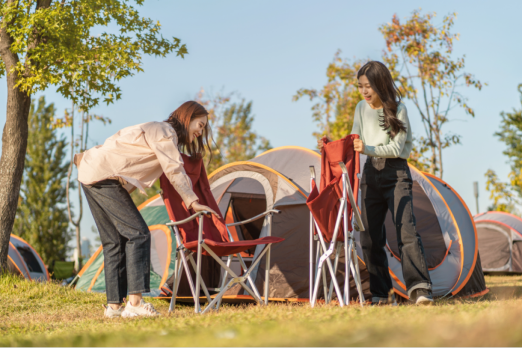 Đi cắm trại nên mặc đồ gì? Gợi ý set đồ thoải mái khi cắm trại 7 cam trai mac do gi