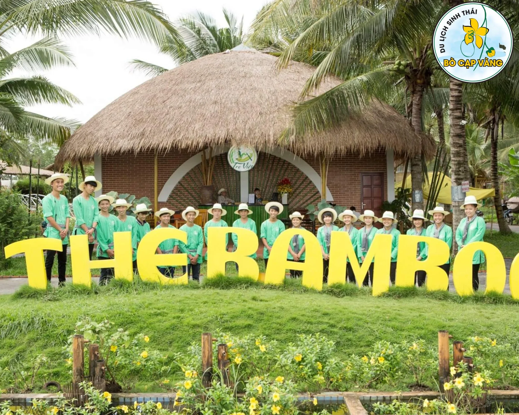 Làng du lịch Tre Việt 