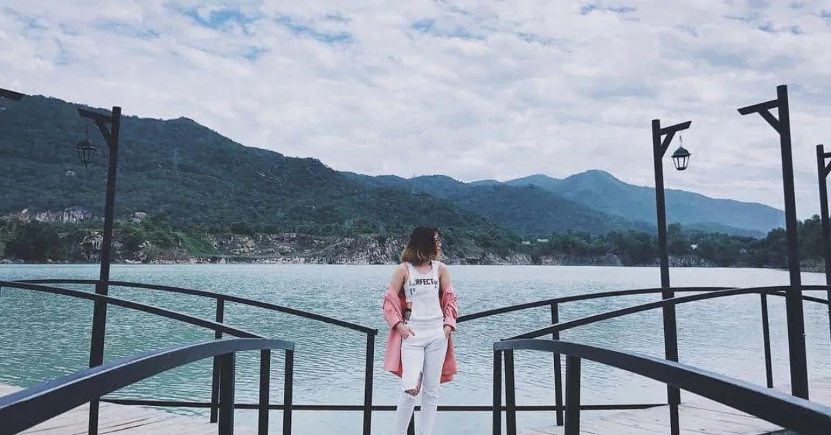 Sơ lược về hồ Đá Xanh