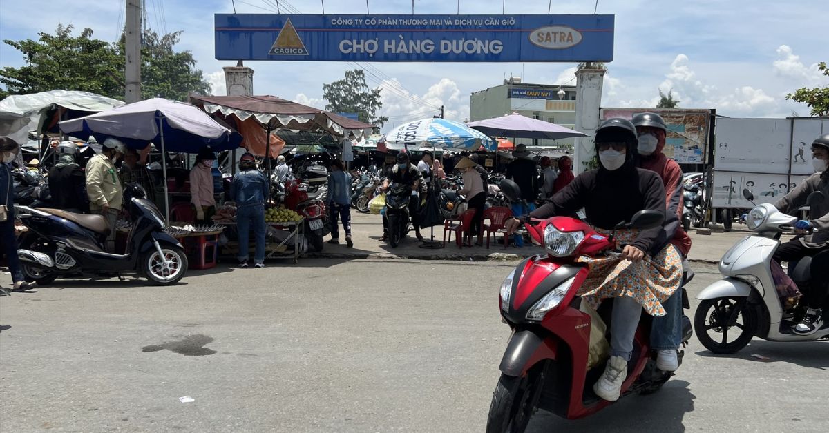 TOP 9 địa điểm cắm trại Cần Giờ đẹp và chill dành cho bạn 10 Ghé thăm chợ Hàng Dương