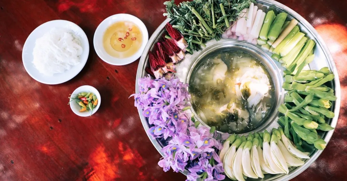 Thưởng thức các món ăn đặc sản tại địa phương