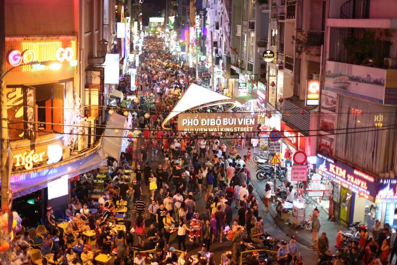 Phố đi bộ Bùi Viện: Địa chỉ và các hoạt động nổi bật về đêm 3 pho di bo bui vien