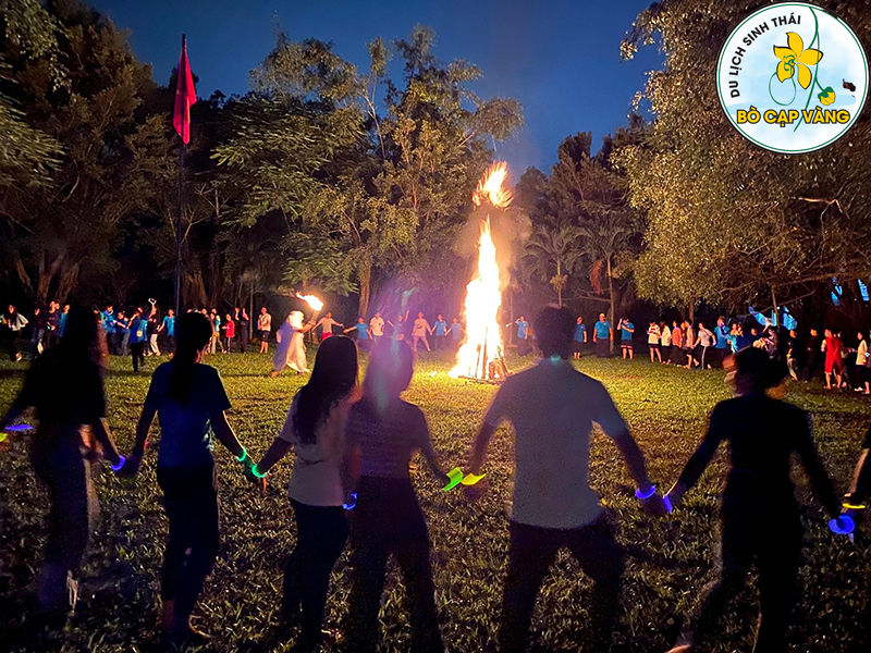 Tổ chức tiệc Year end party kết hợp team building