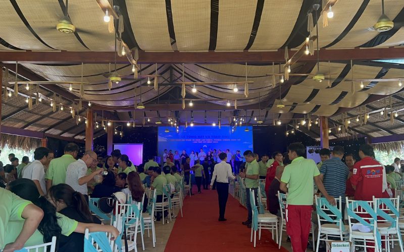 Tổ chức Year End Party Bò Cạp Vàng trọn gói ấn tượng 8 Không gian rộng lớn, thoáng mát