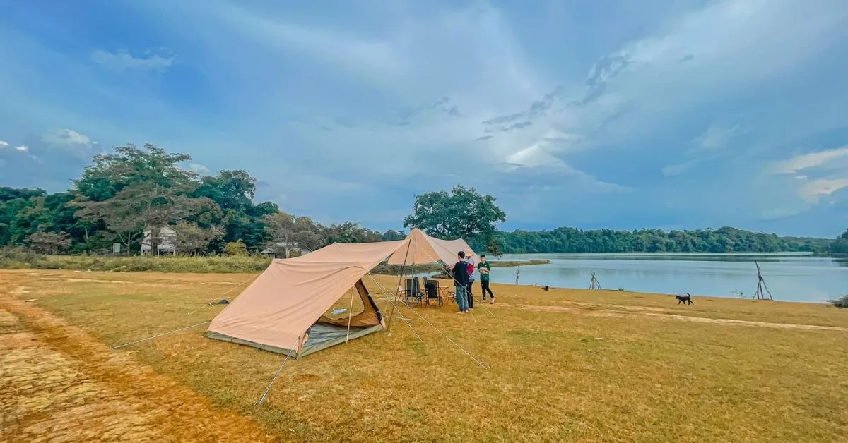 Khung cảnh đẹp dọc theo đường đi