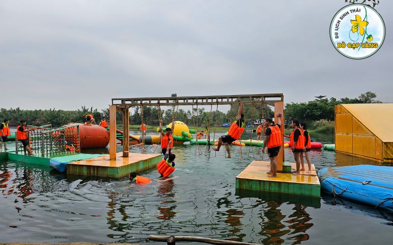 Chinh phục với khung đu dây