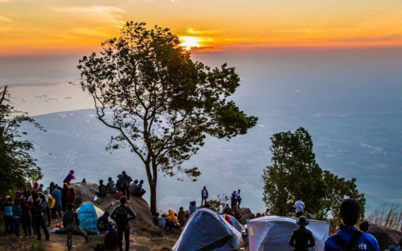 Địa điểm cắm trại theo đường Ma Thiên Lãnh