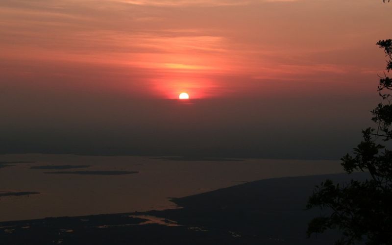 Ngắm bình minh và hoàng hôn ngoạn mục từ trên cao