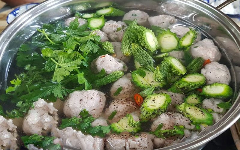 Lẩu lá khổ qua rừng
