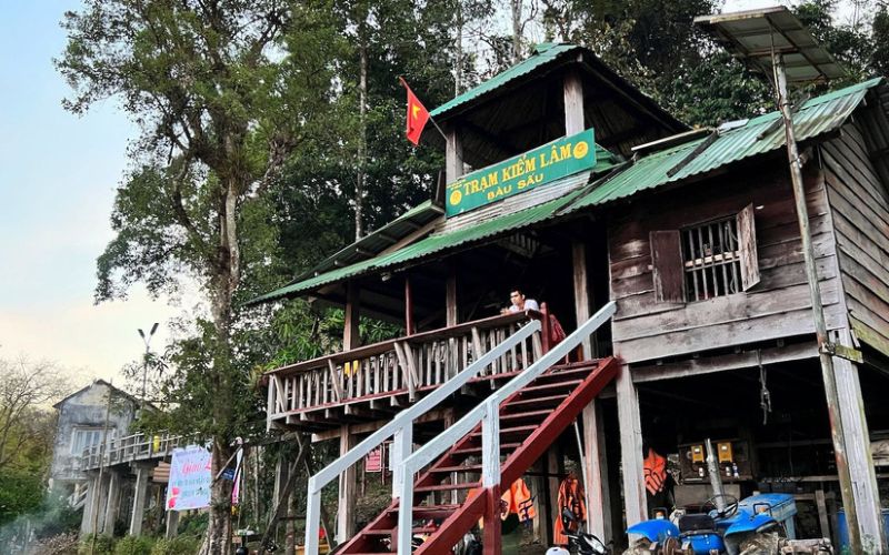 Kinh nghiệm du lịch Bàu Sấu Nam Cát Tiên hành trình vào rừng sâu 10 Bạn sẽ lưu trú qua đêm tại trạm kiểm lâm ở Bàu Sấu