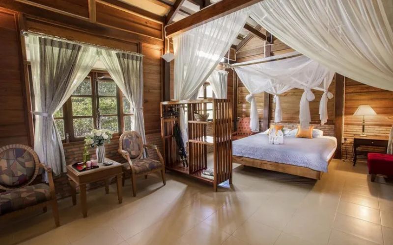 Top 8 địa điểm du lịch nghỉ dưỡng Đồng Nai yên bình, gần gũi thiên nhiên 3 Phòng ngủ tại Cát Tiên Jungle Lodge mang đến cảm giác nhẹ nhàng, thoải mái