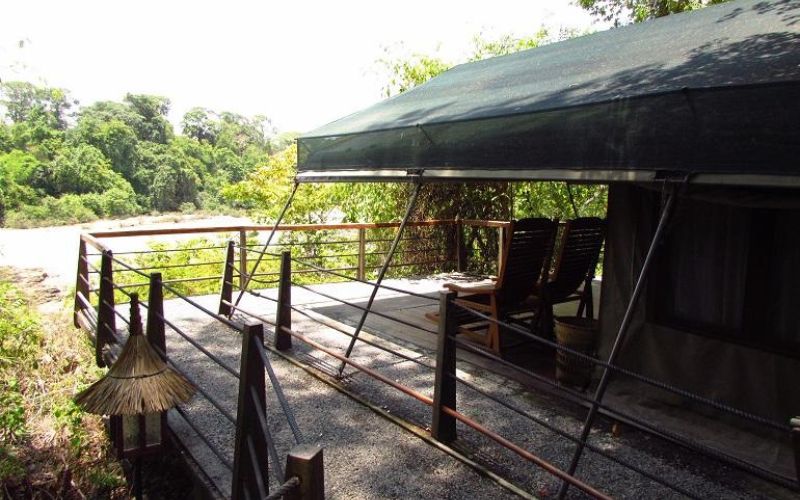 Top 8 địa điểm du lịch nghỉ dưỡng Đồng Nai yên bình, gần gũi thiên nhiên 6 Tại Forest Floor Lodge nạn có thể ngồi thư giản và ngắm dòng suối, nghe tiếng nước chay róc rách