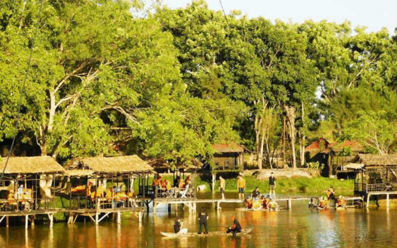 Khu du lịch Cao Minh sở hữu cảnh quan thanh bình vùng sông nước