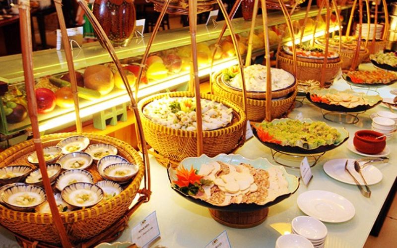 Nhà hàng buffet tại khu du lịch Sơn Tiên