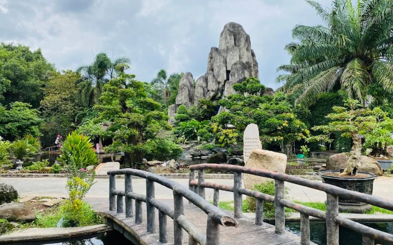Một góc cảnh quan tại khu du lịch Vườn Xoài