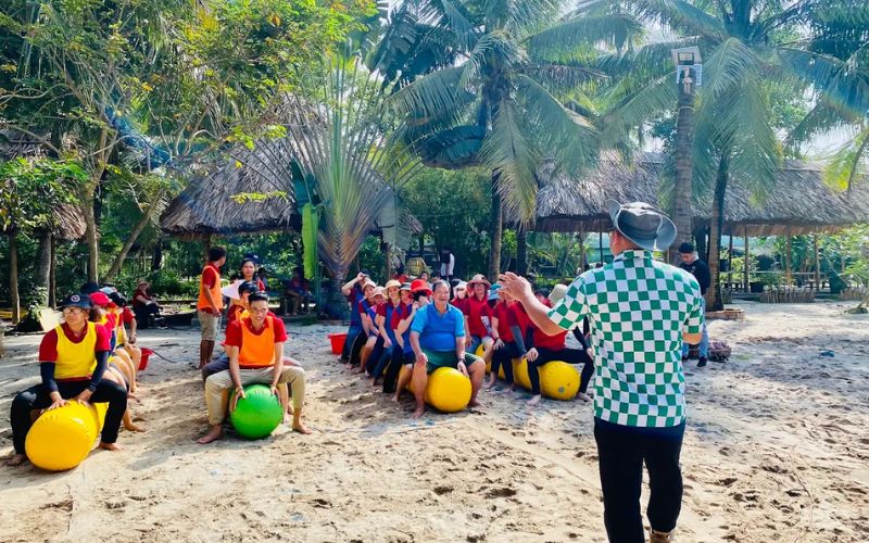 Nhiều trò chơi teambuilding vui nhộn tại Tre Việt